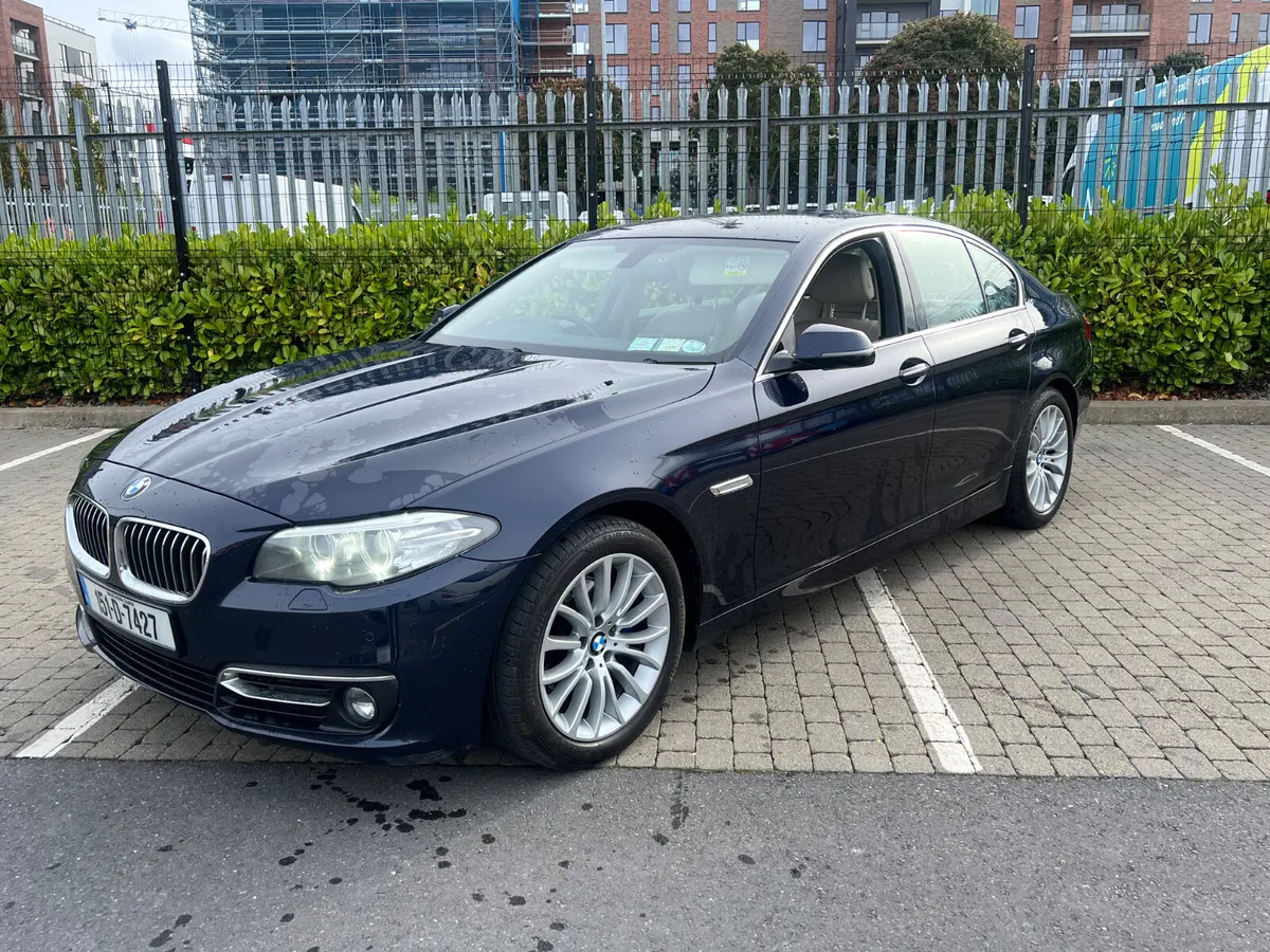 BMW 5-Series 2015 Luxury Auto - Image 3