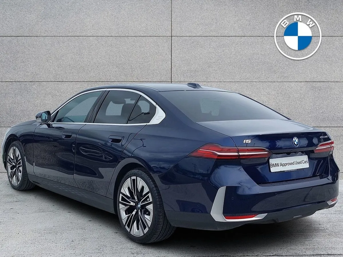 BMW i5 Edrive40 Sport Edition - Image 3