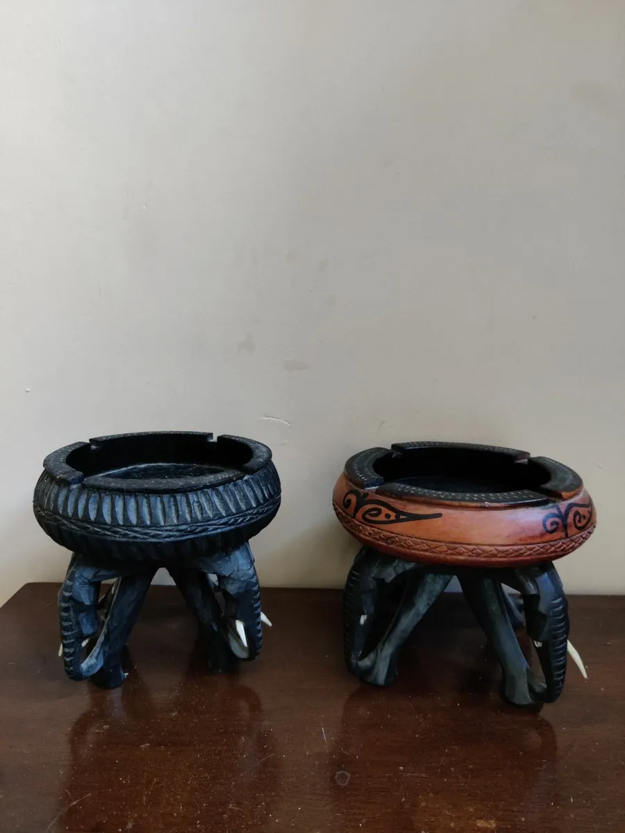 2 African Decor Ash trays - Image 1