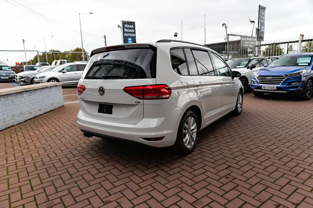 VOLKSWAGEN TOURAN 1.4 TSI COMFORTLINE 7 SEATER AUT - Image 3