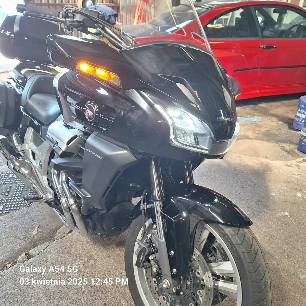 Honda ctx1300 2015 first owner 9800mls - Image 3