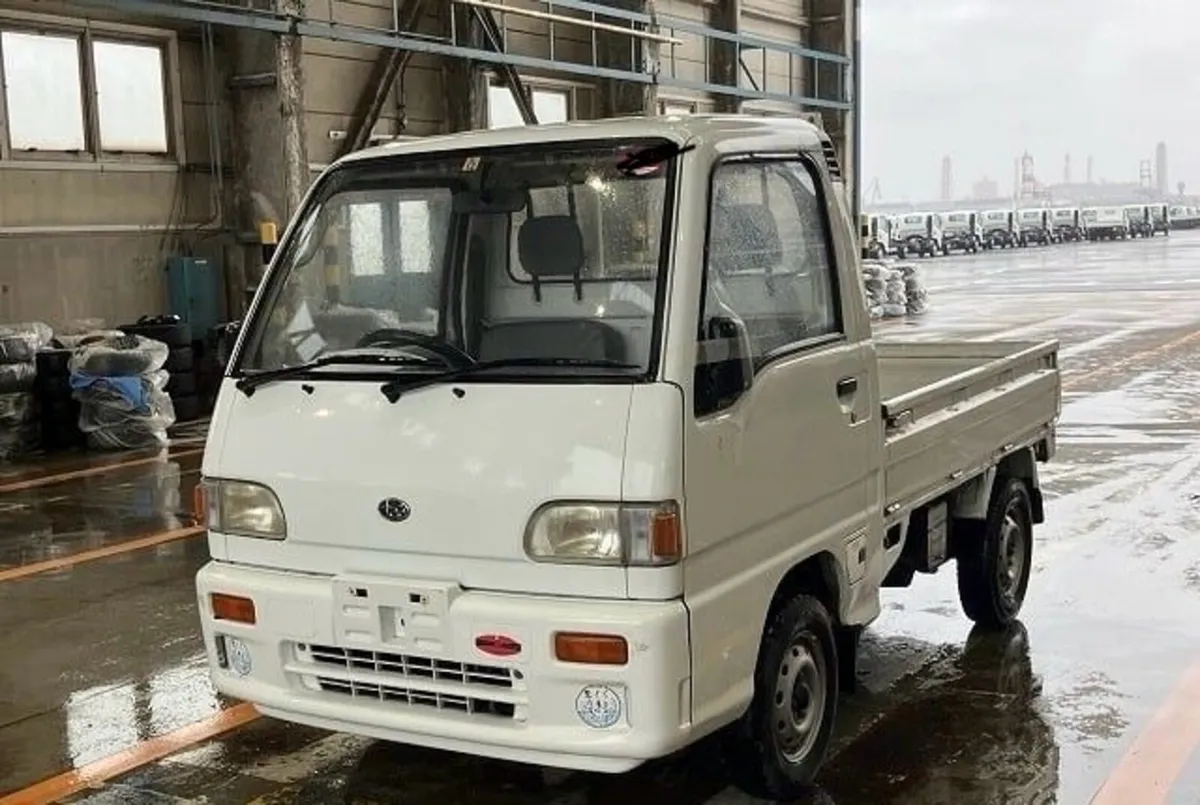 Subaru Sambar 4 wheel drive mini truck - Image 1