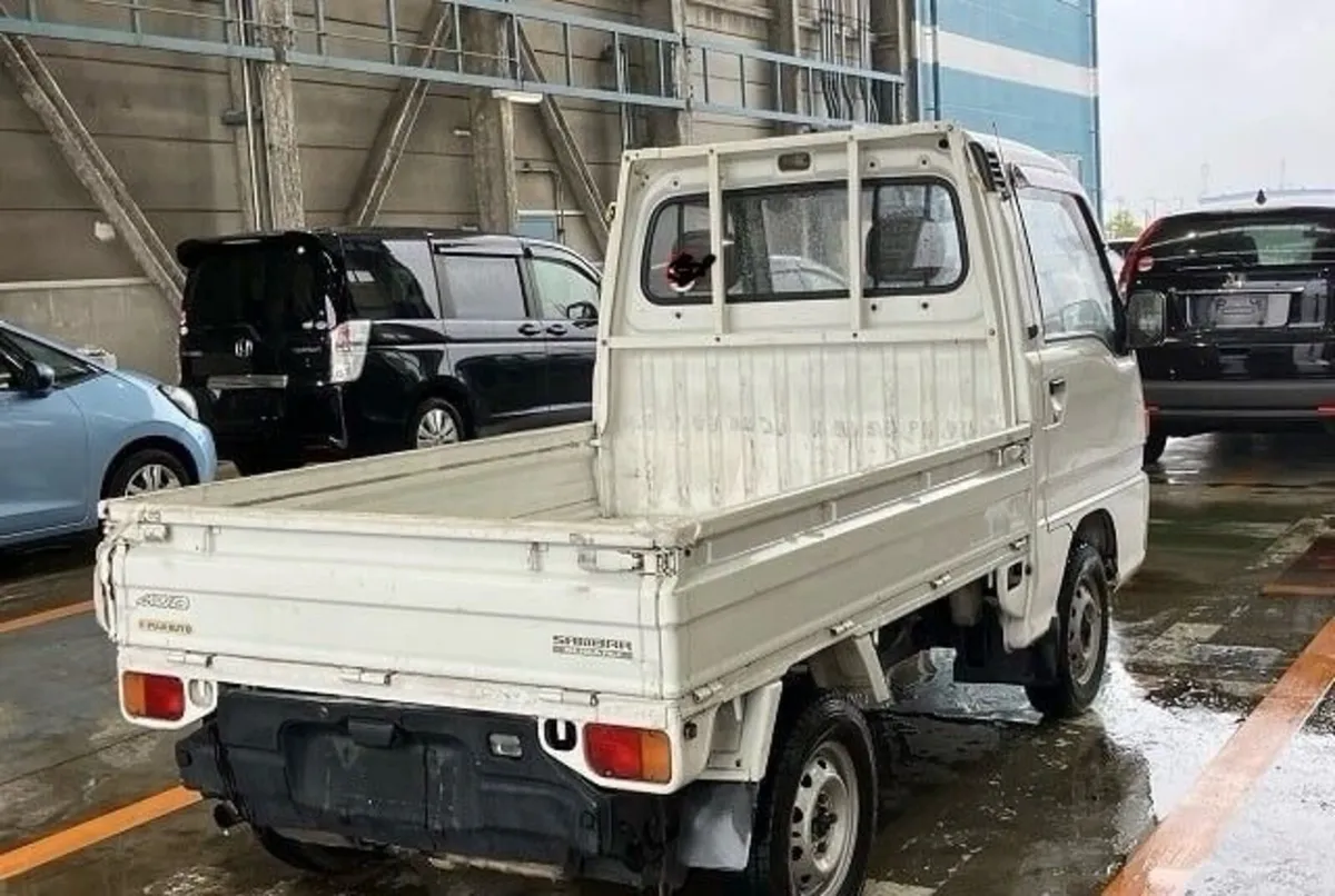 Subaru Sambar 4 wheel drive mini truck - Image 4
