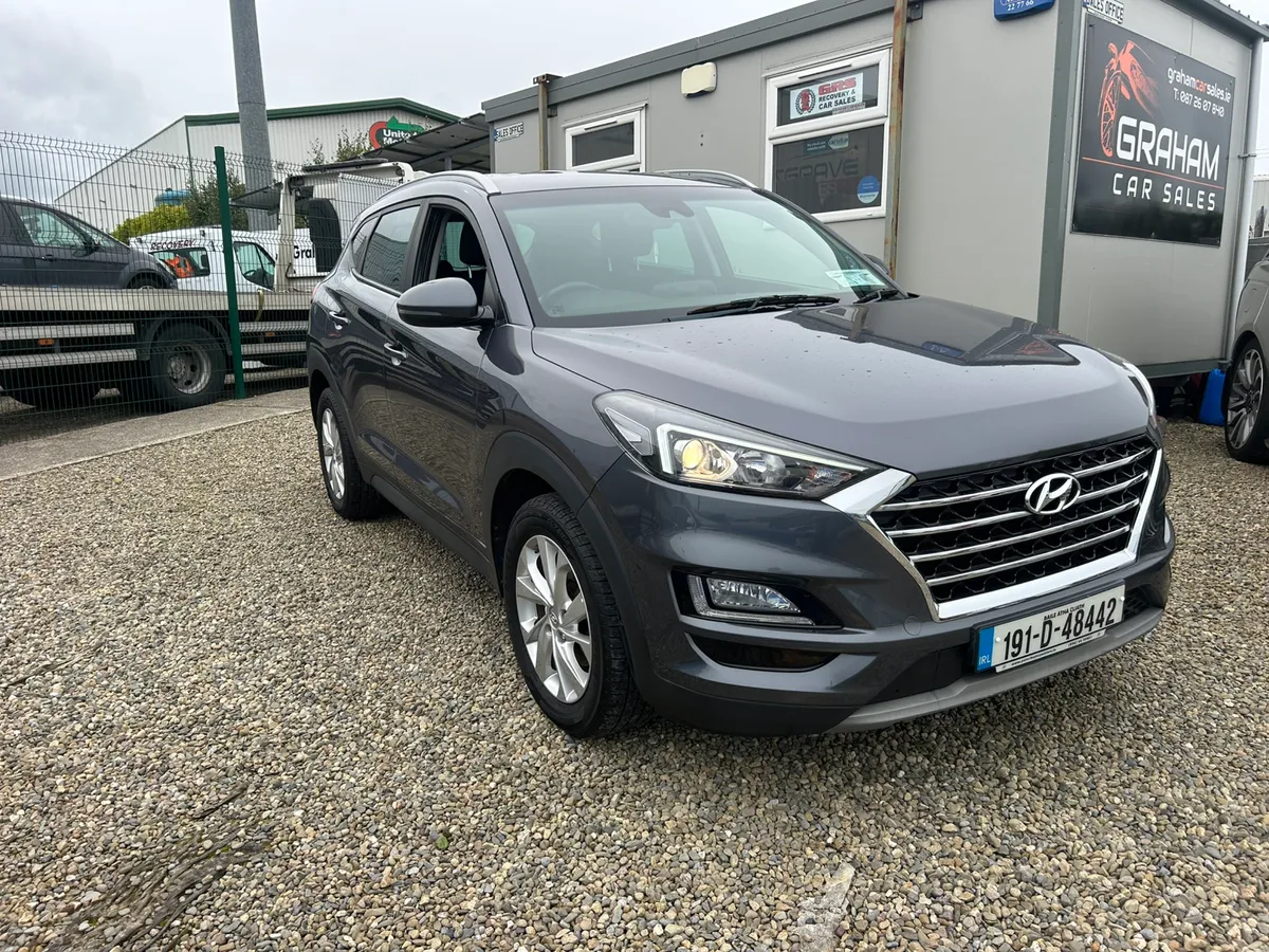 hyhundai tuscon automatic - Image 2