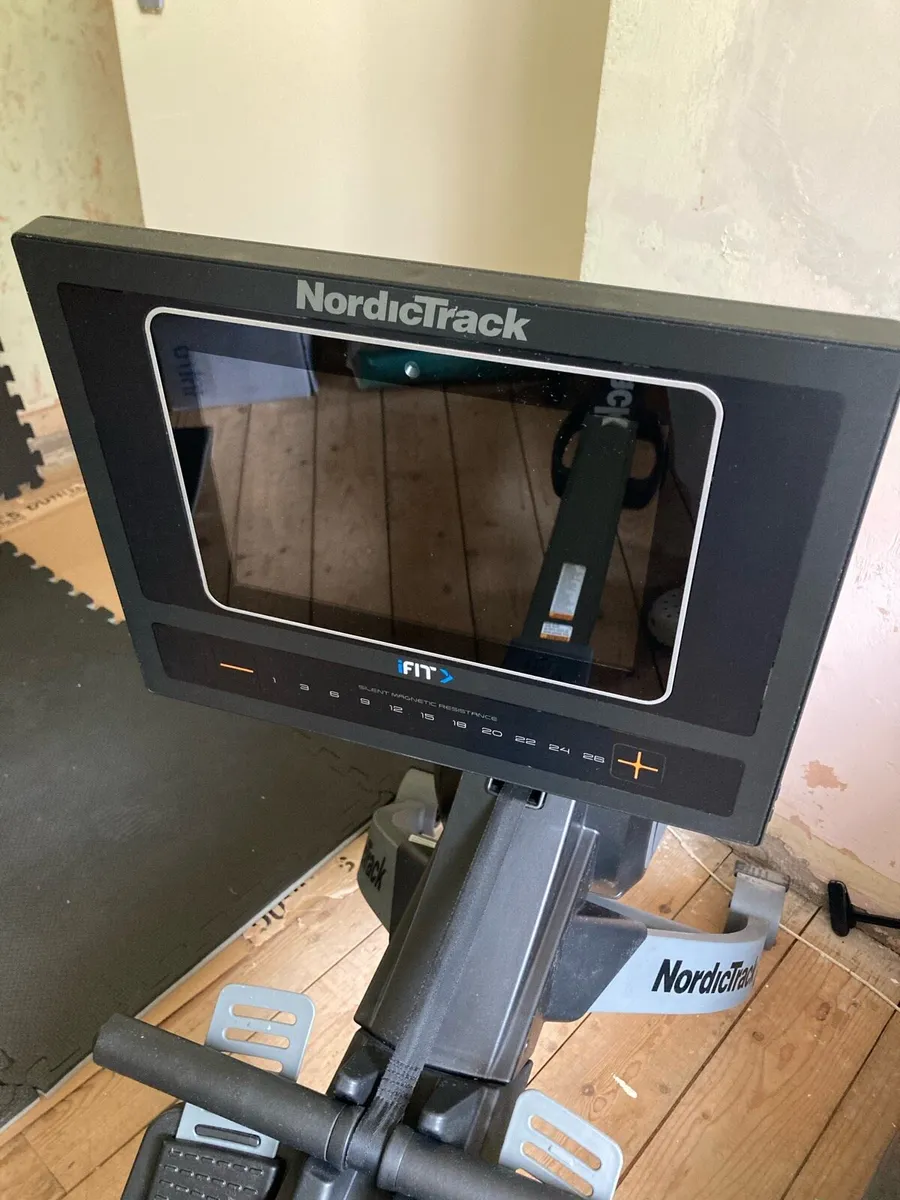 NordicTrack Rowing Machine RW600 - Image 3