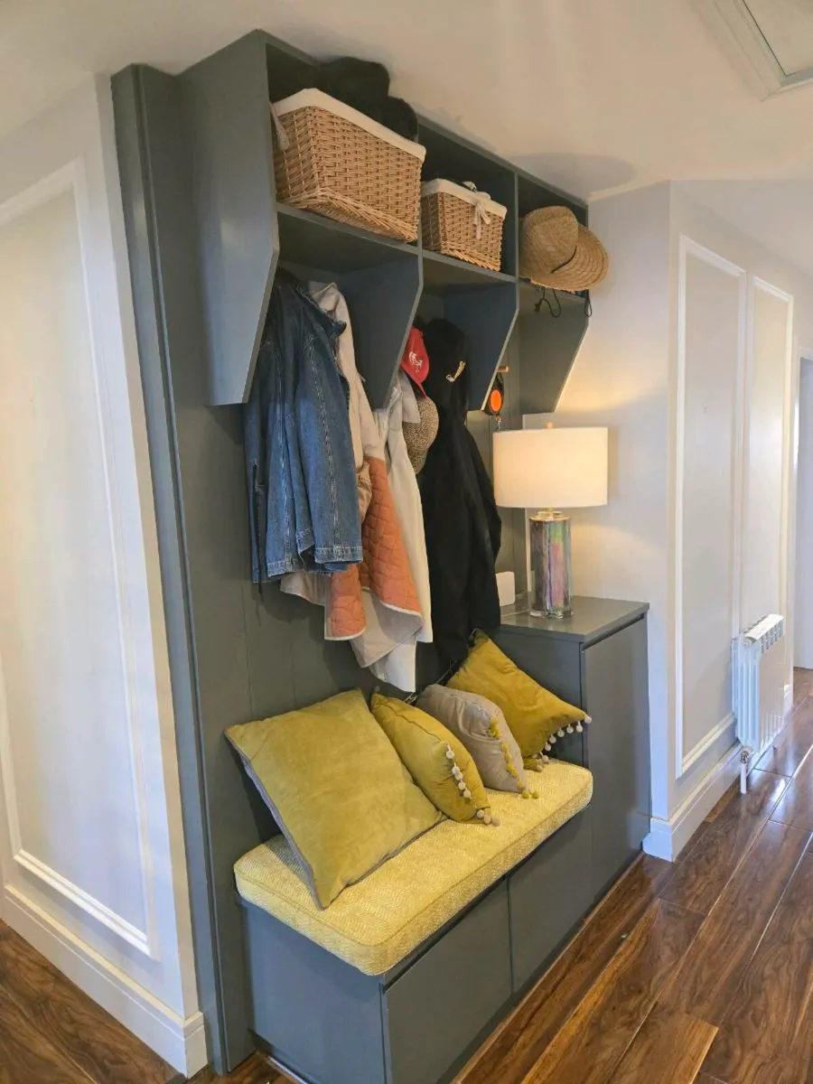 Hall Unit - Image 1