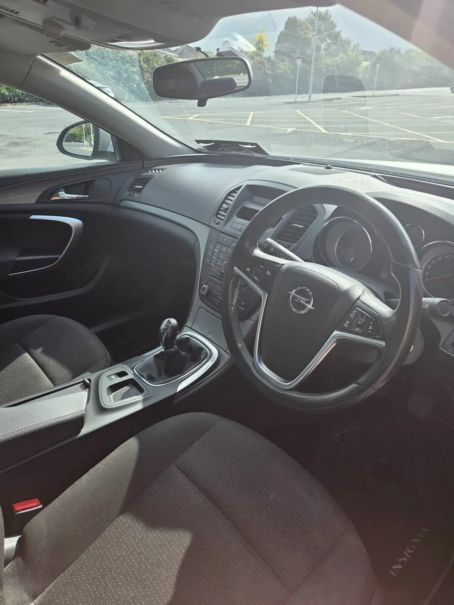 Opel Insignia 2011 - New NCT 08/26 - Image 2