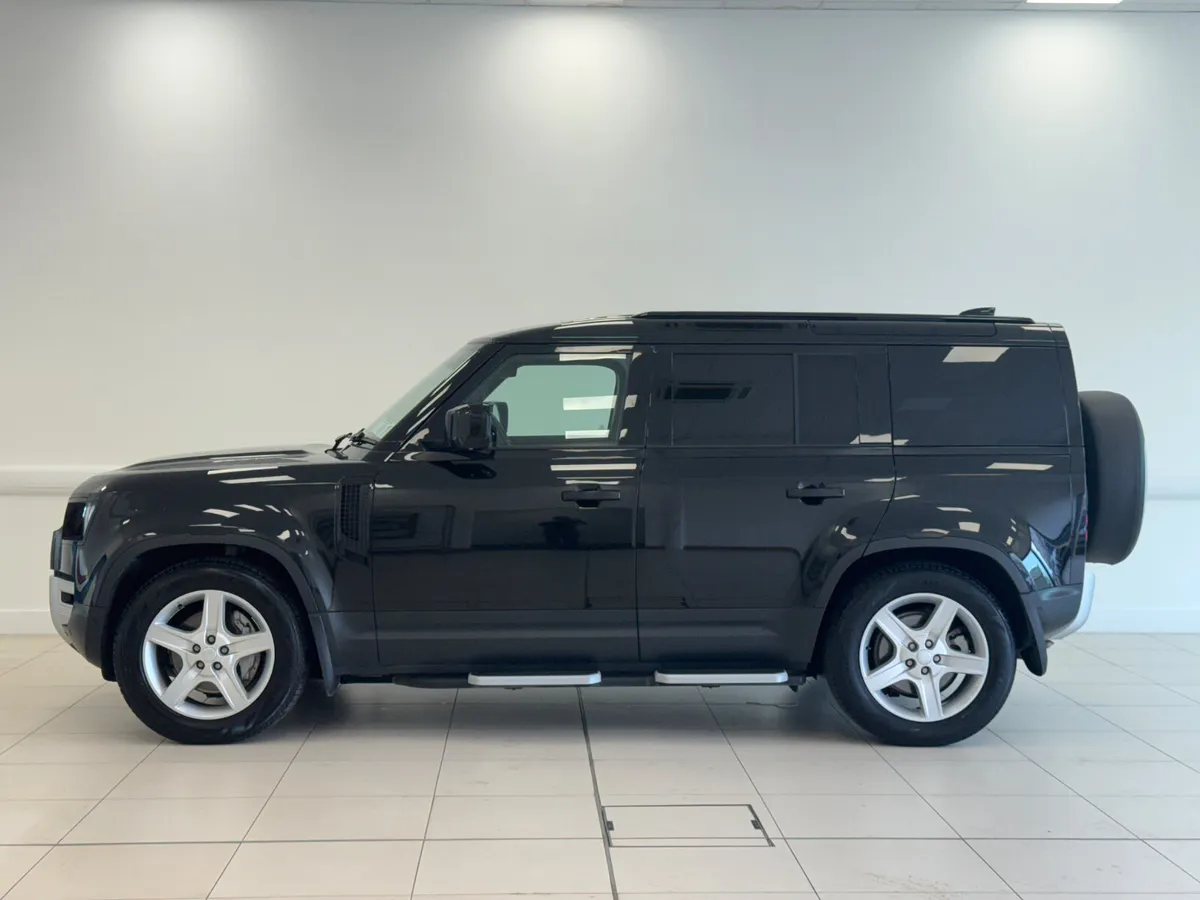 Land Rover Defender 2023 commercial diesel 3.0L - Image 4