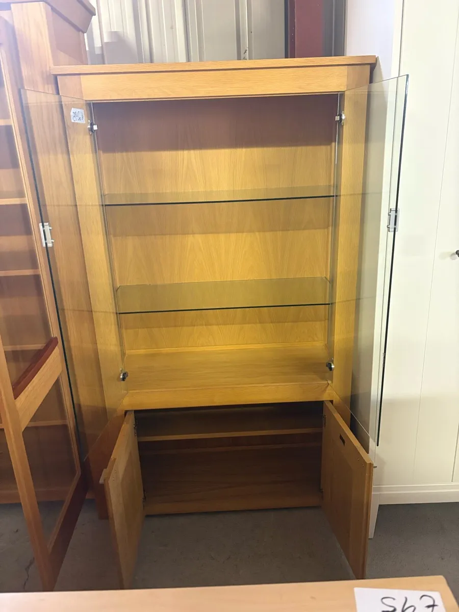 Oak glass cabinet - Image 2