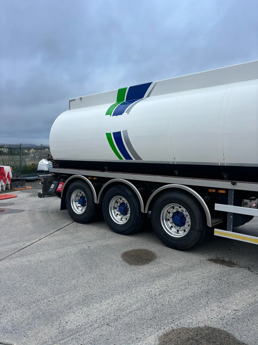 2012 Lakeland Bulk Tanker - Image 4