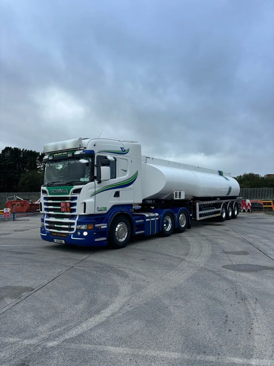 2012 Lakeland Bulk Tanker - Image 1