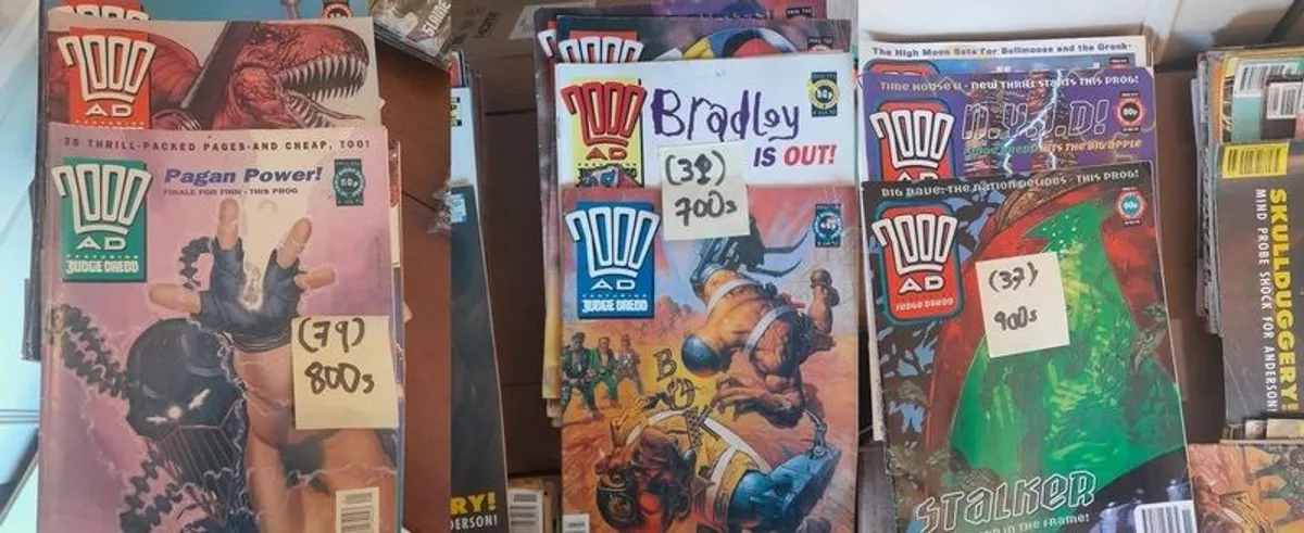 2000 AD Judge Dredd comics - Image 2