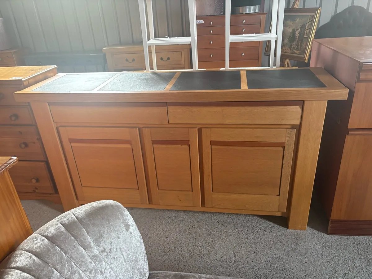 Large oak sideboard - Image 1