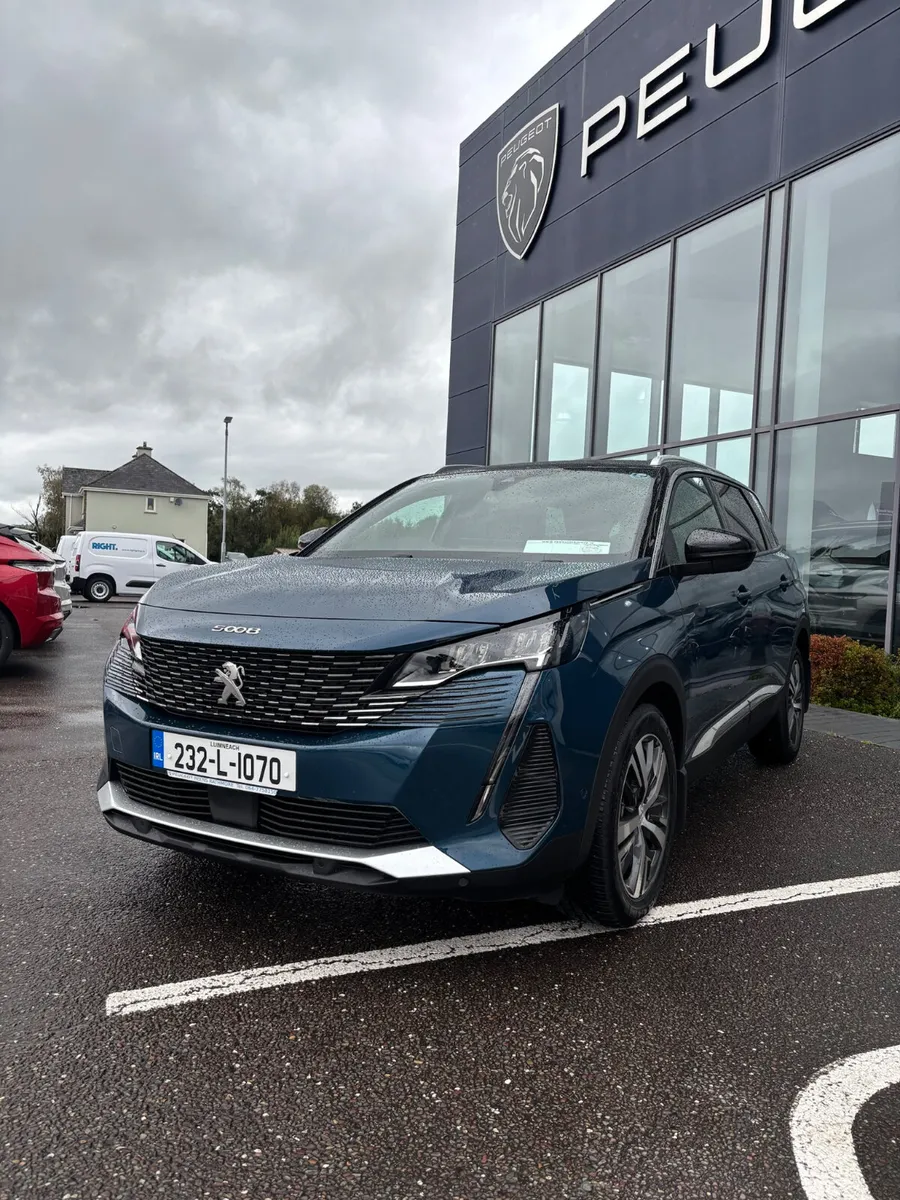 Peugeot 5008 2023 - Image 2