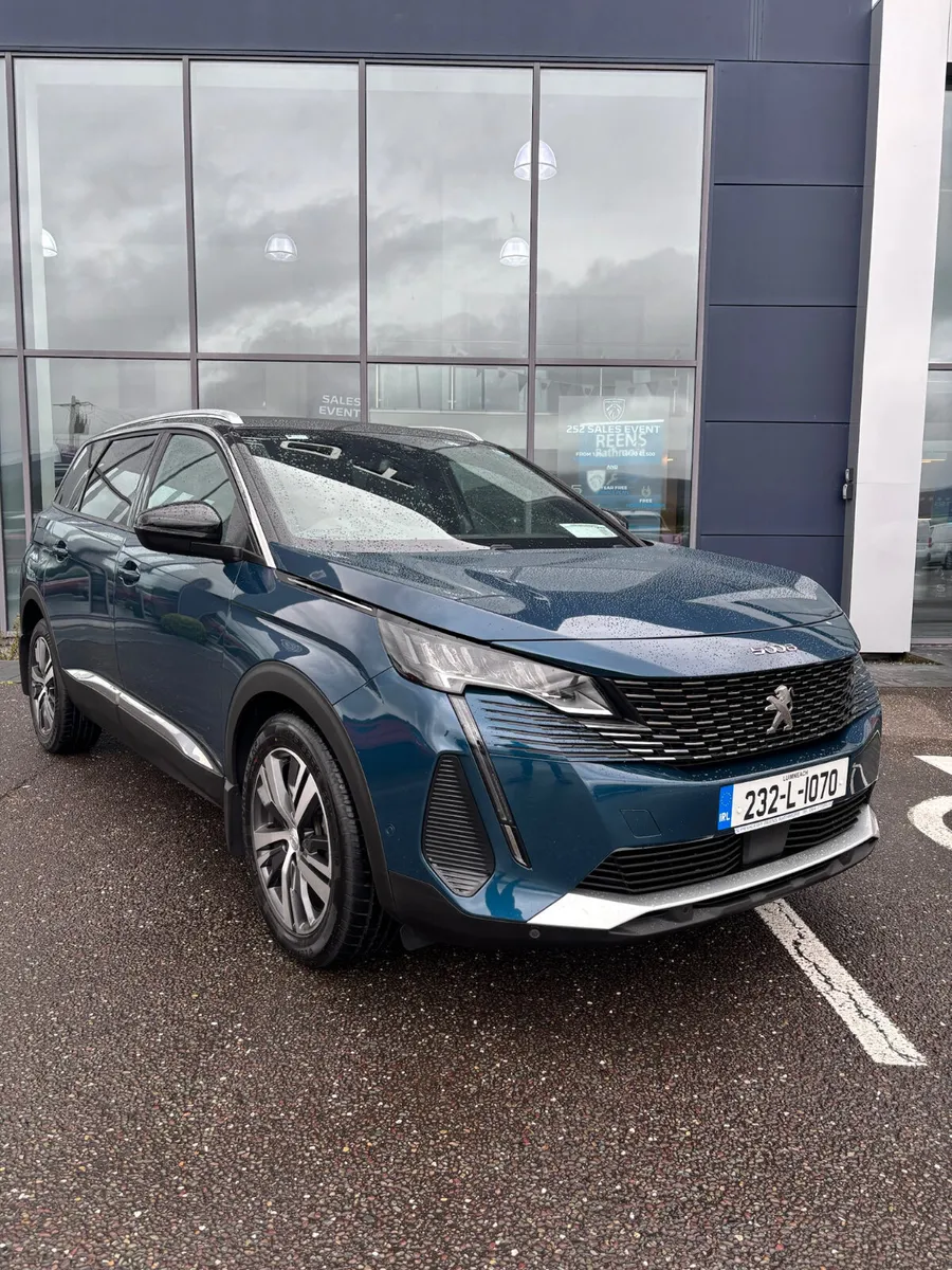 Peugeot 5008 2023 - Image 1