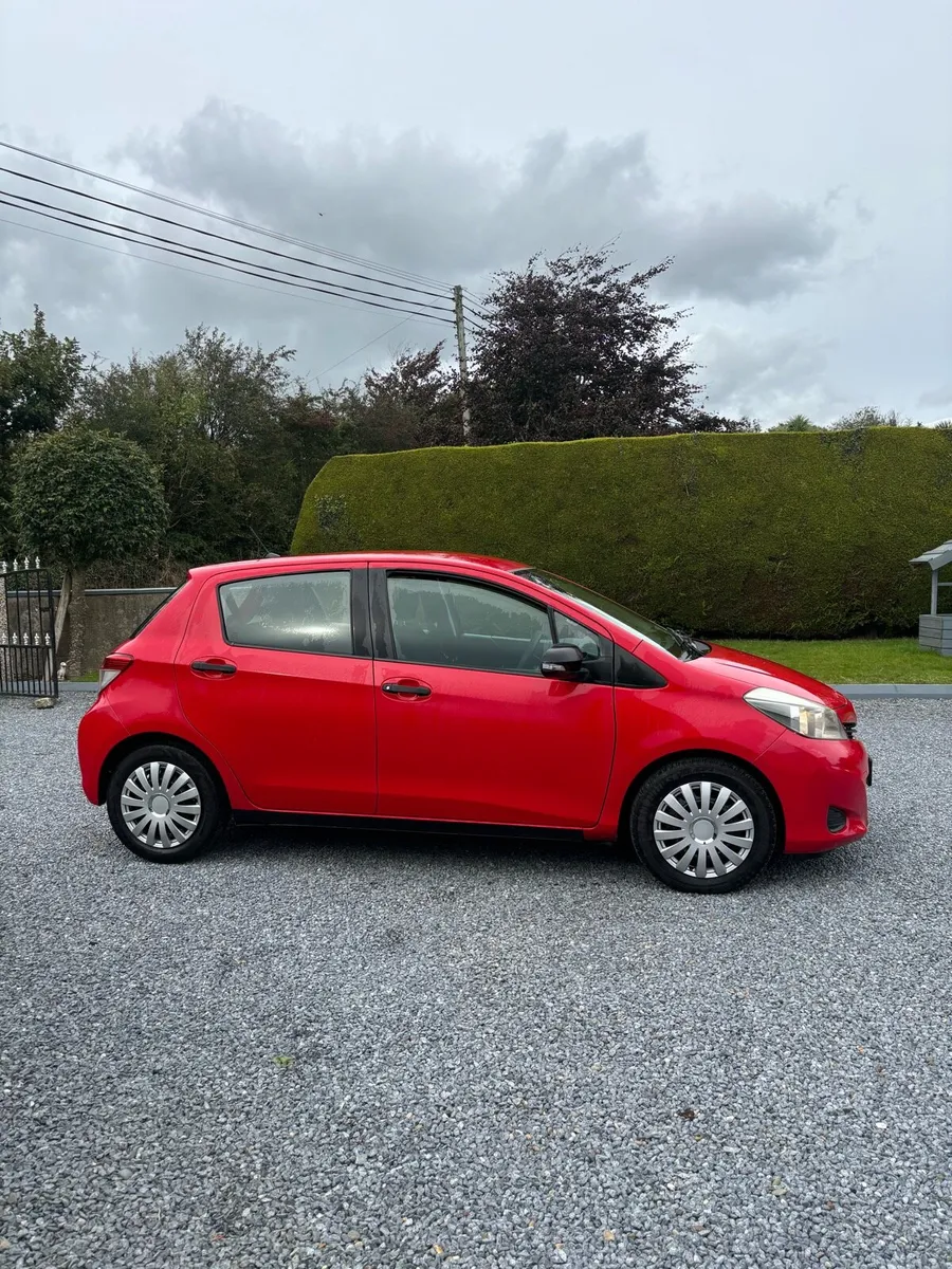 2012 Toyota Yaris 6 speed 1.4 diesel - Image 2