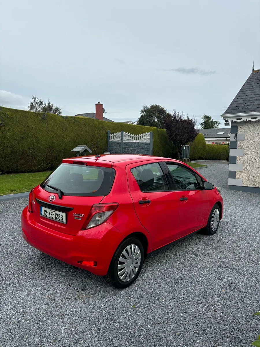 2012 Toyota Yaris 6 speed 1.4 diesel - Image 3