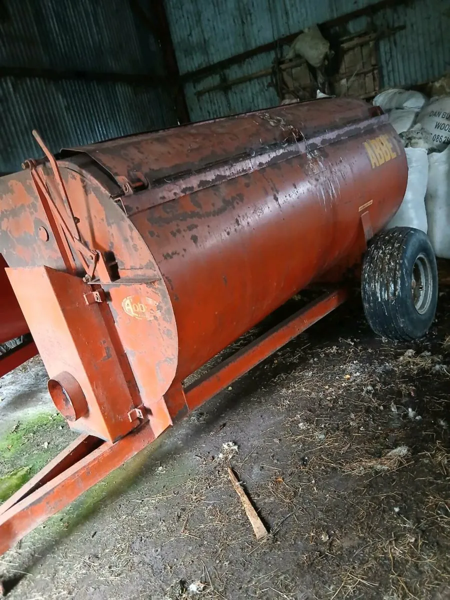 Abbey dung spreader - Image 1
