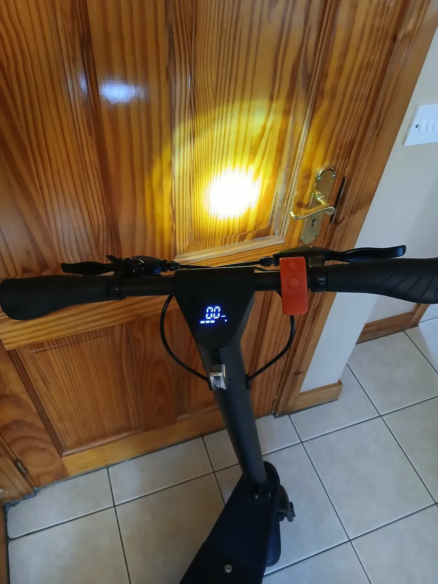 Electric scooter - Image 2