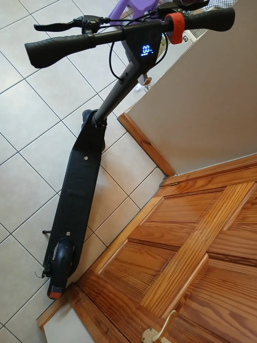 Electric scooter - Image 4