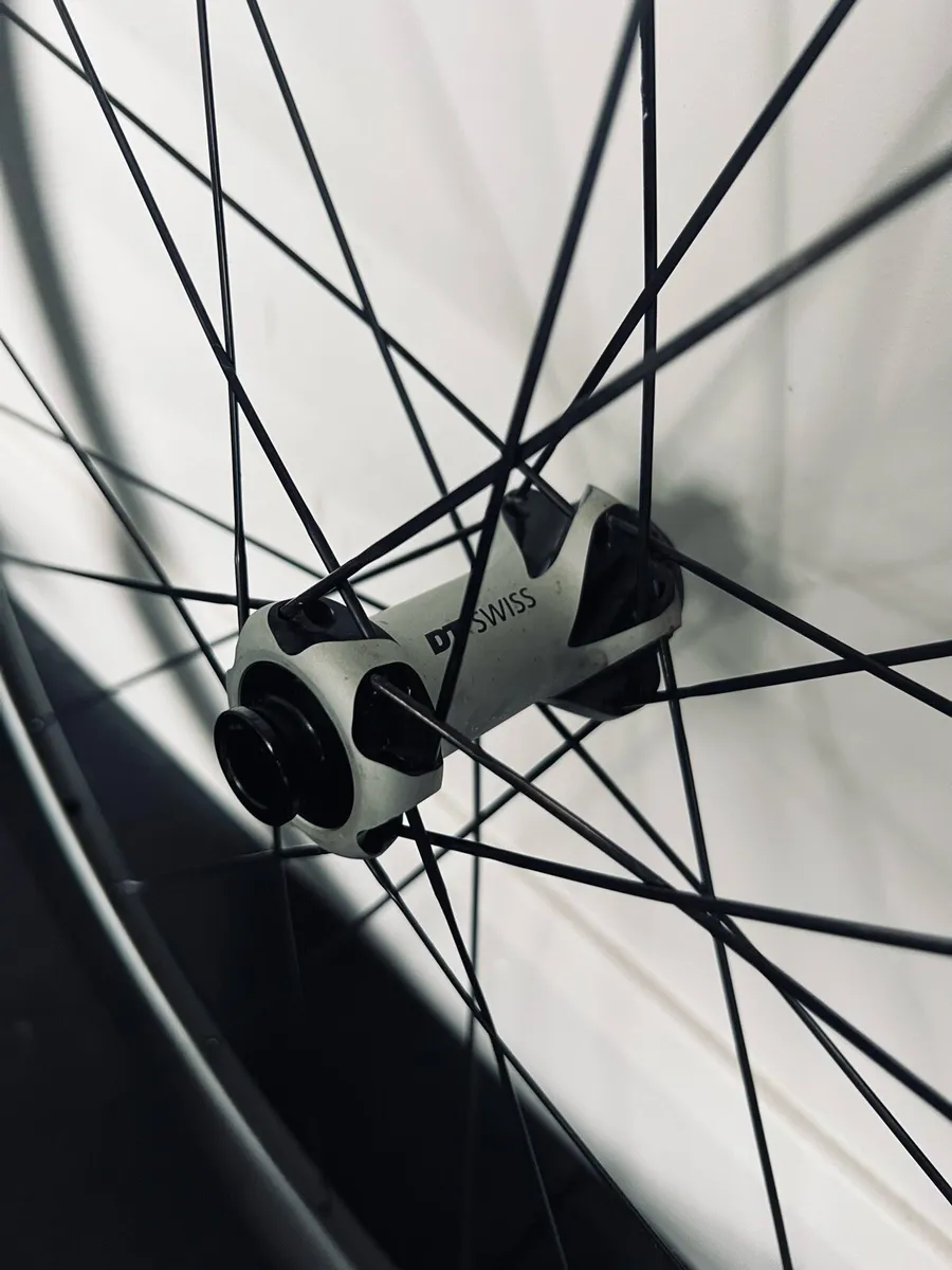 Carbon wheelset - Image 2