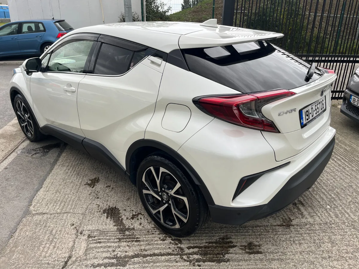 TOYOTA C-HR 2019, 1.8 HYBRID AUTO LOW KM HIGH SPEC - Image 4