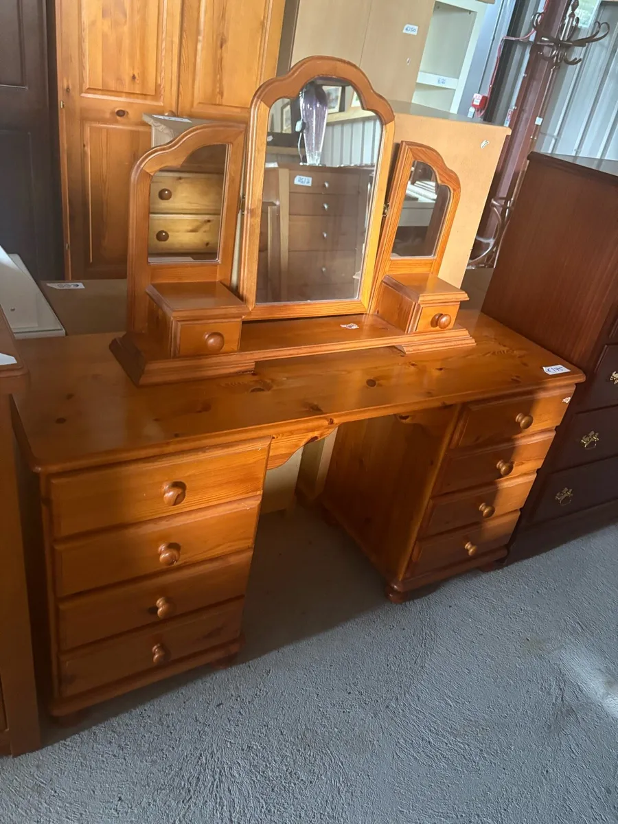 Pine dressing table with mirror