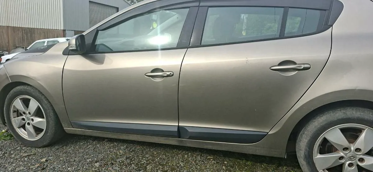 Car - Image 3