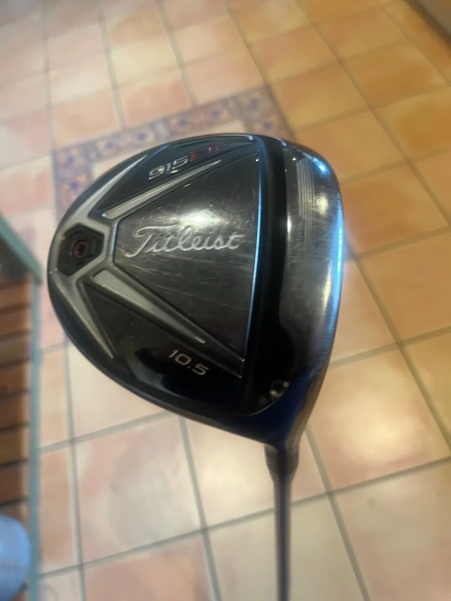 Titleist 915 driver 10.5 degrees - Image 1