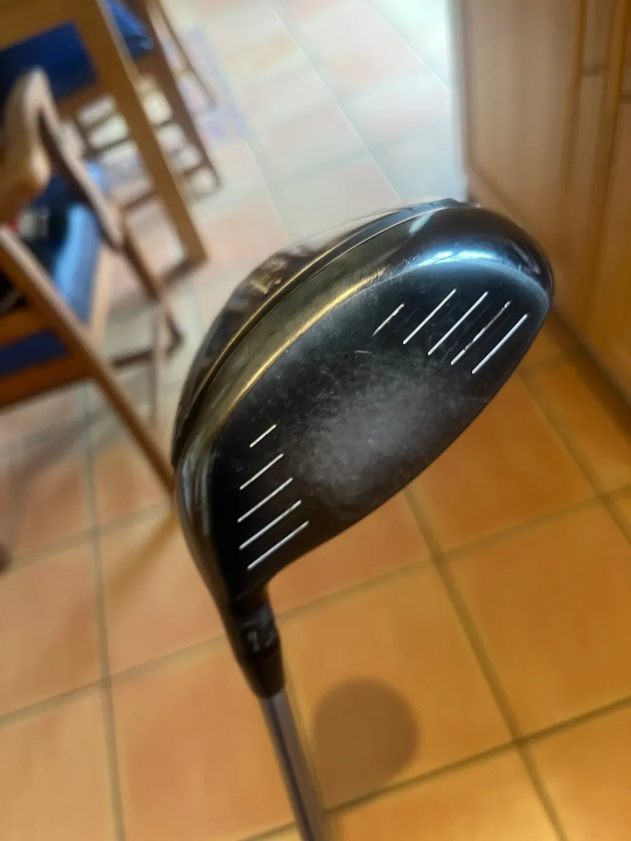 Titleist 915 driver 10.5 degrees - Image 2