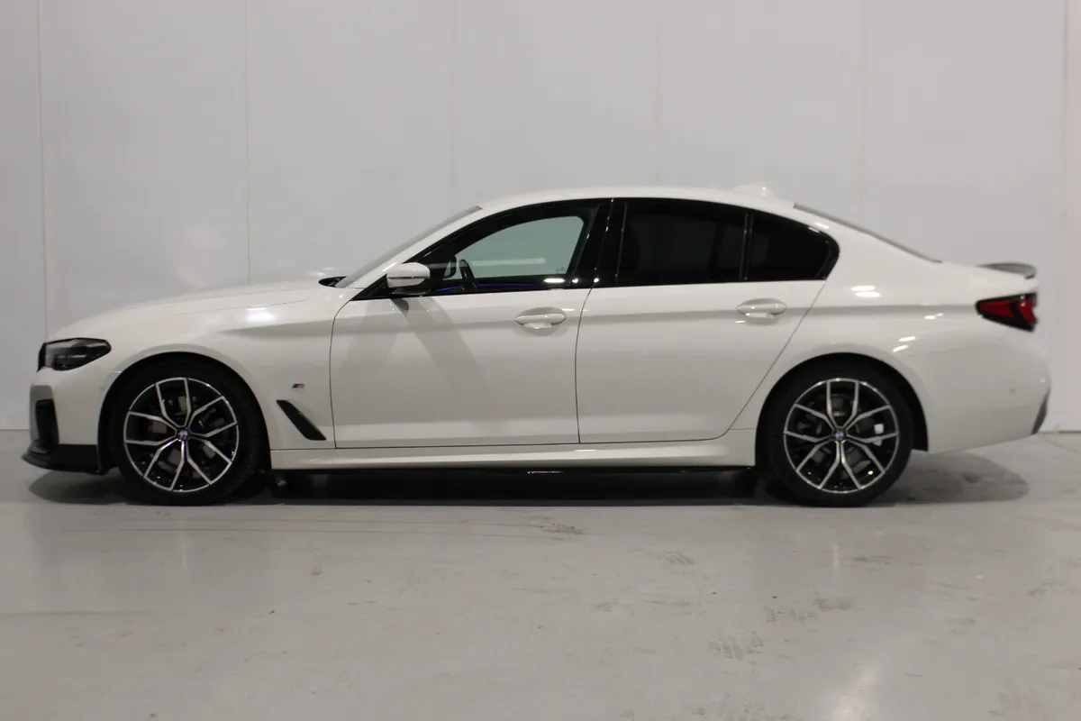 BMW 5-Series 2021 520D MSPORT LCI - Image 4