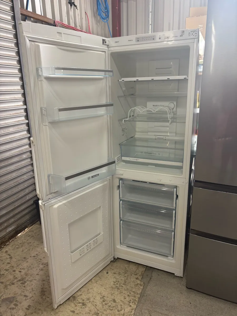 Bosch fridge freezer - Image 2