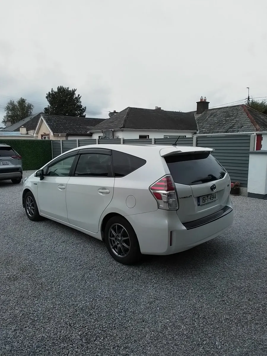 Toyota Prius 2015 - Image 2