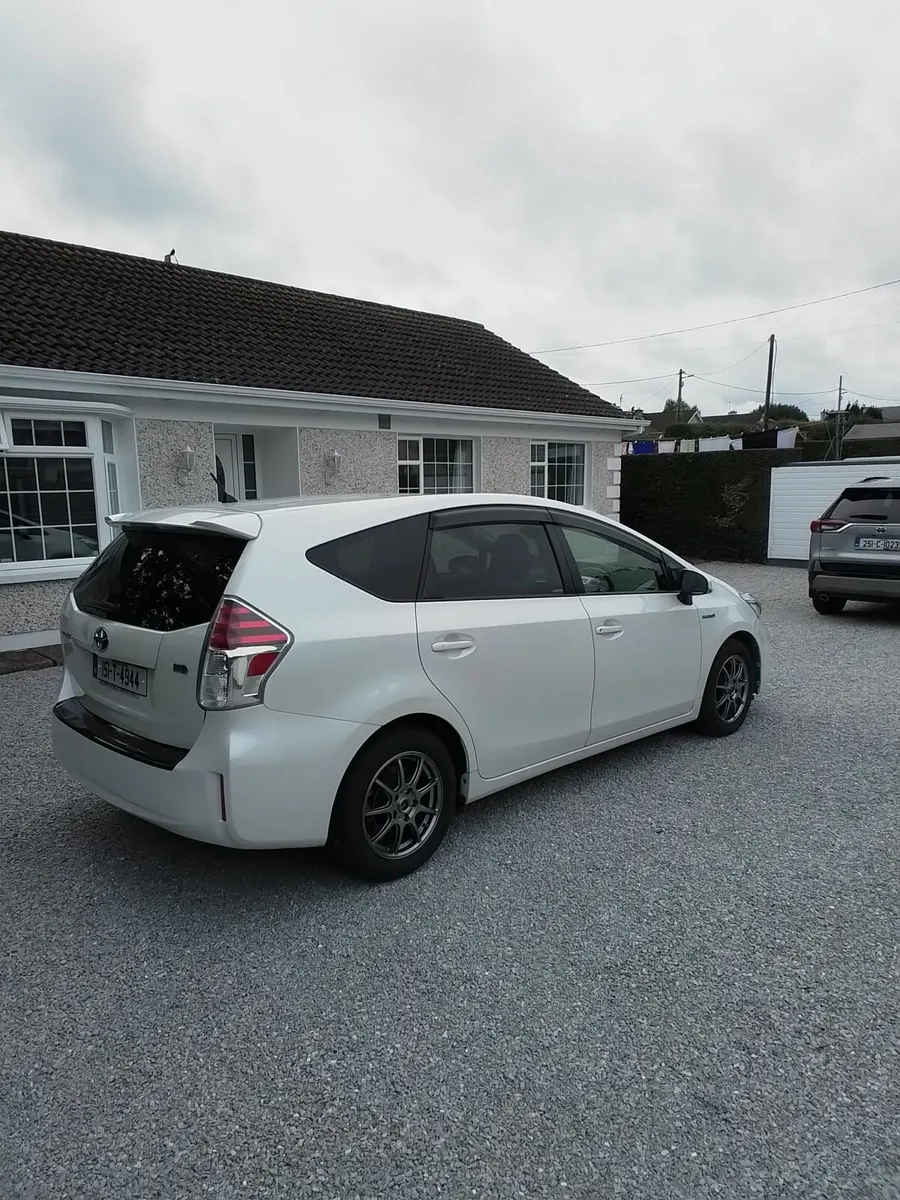 Toyota Prius 2015 - Image 3