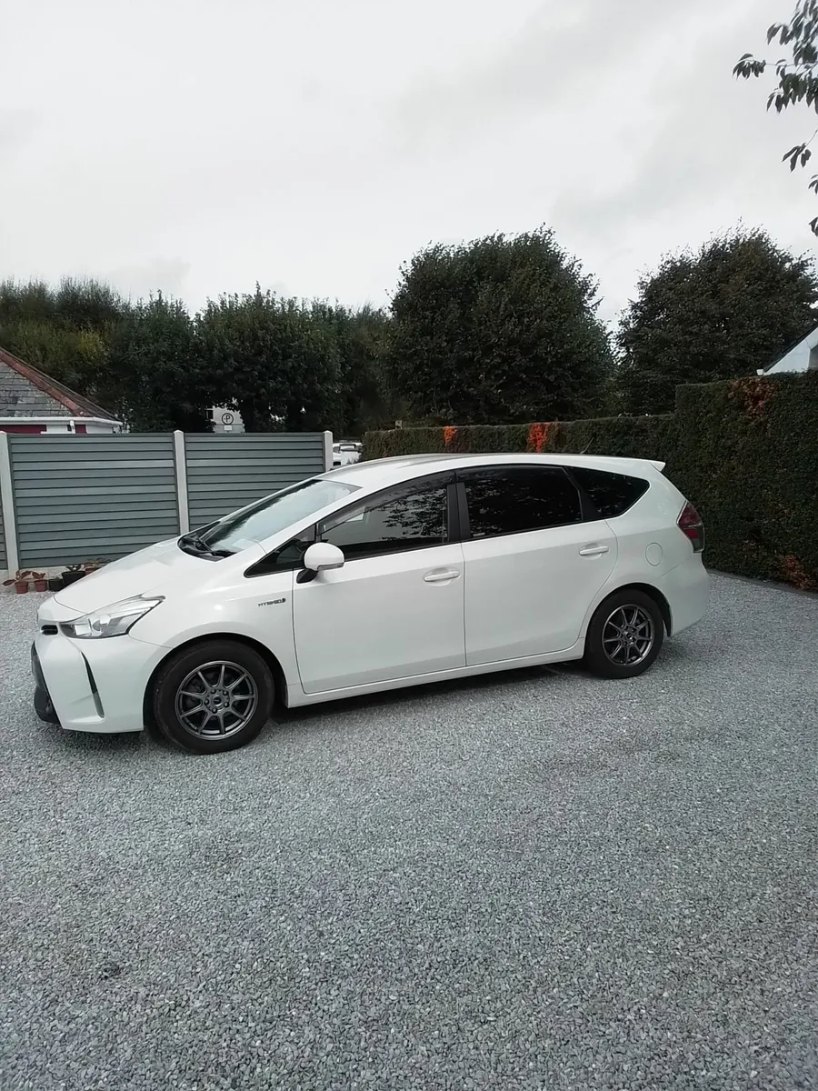 Toyota Prius 2015 - Image 4