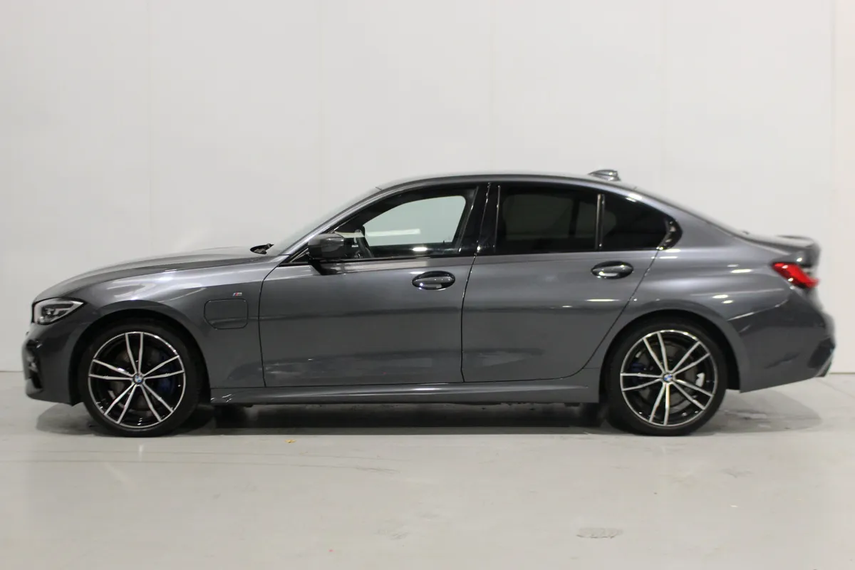 BMW 3-Series 2020 330E MSPORT - Image 4