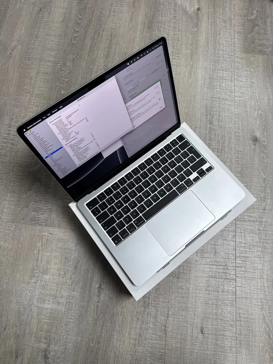 MacBook Air M4 13” 2025 | 100% Battery - Image 3