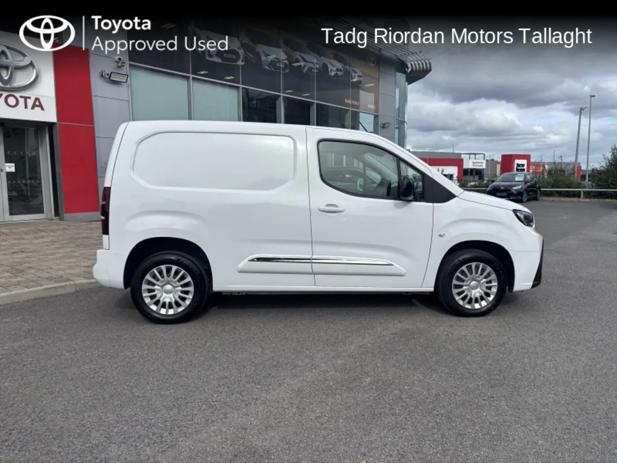 Toyota Proace City 1.5 130HP SWB AUTOMATIC - Image 3
