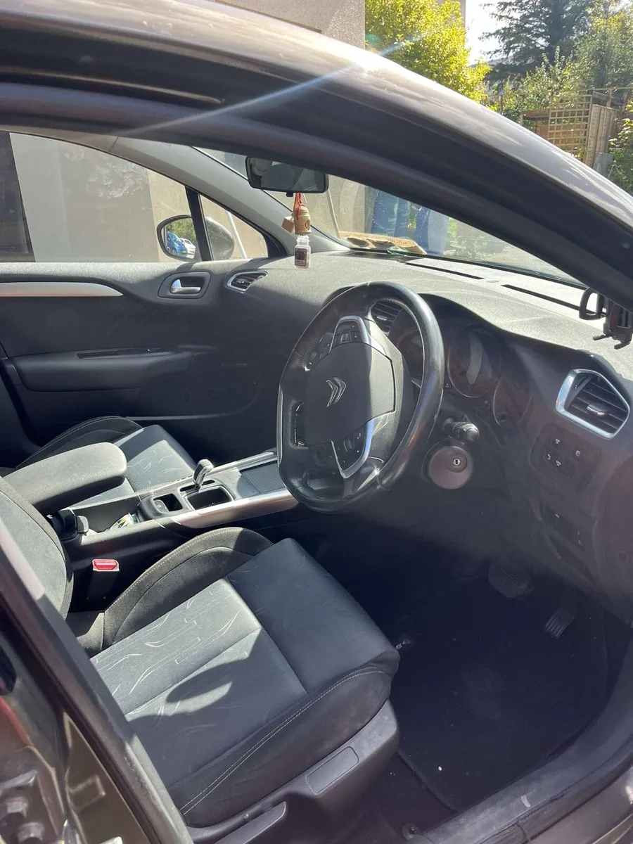 Citron C4 hatchback - Image 4