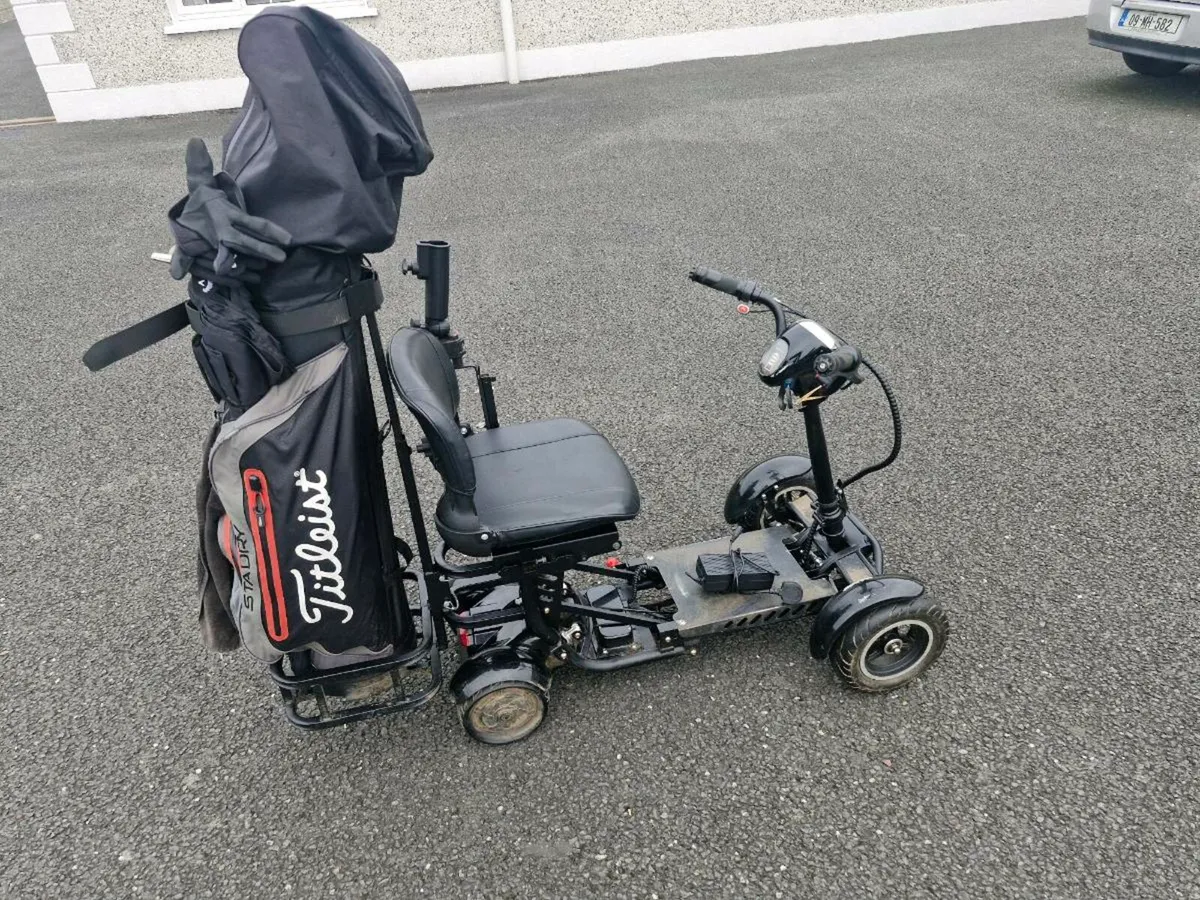 Electric single seater golf buggy - Image 1