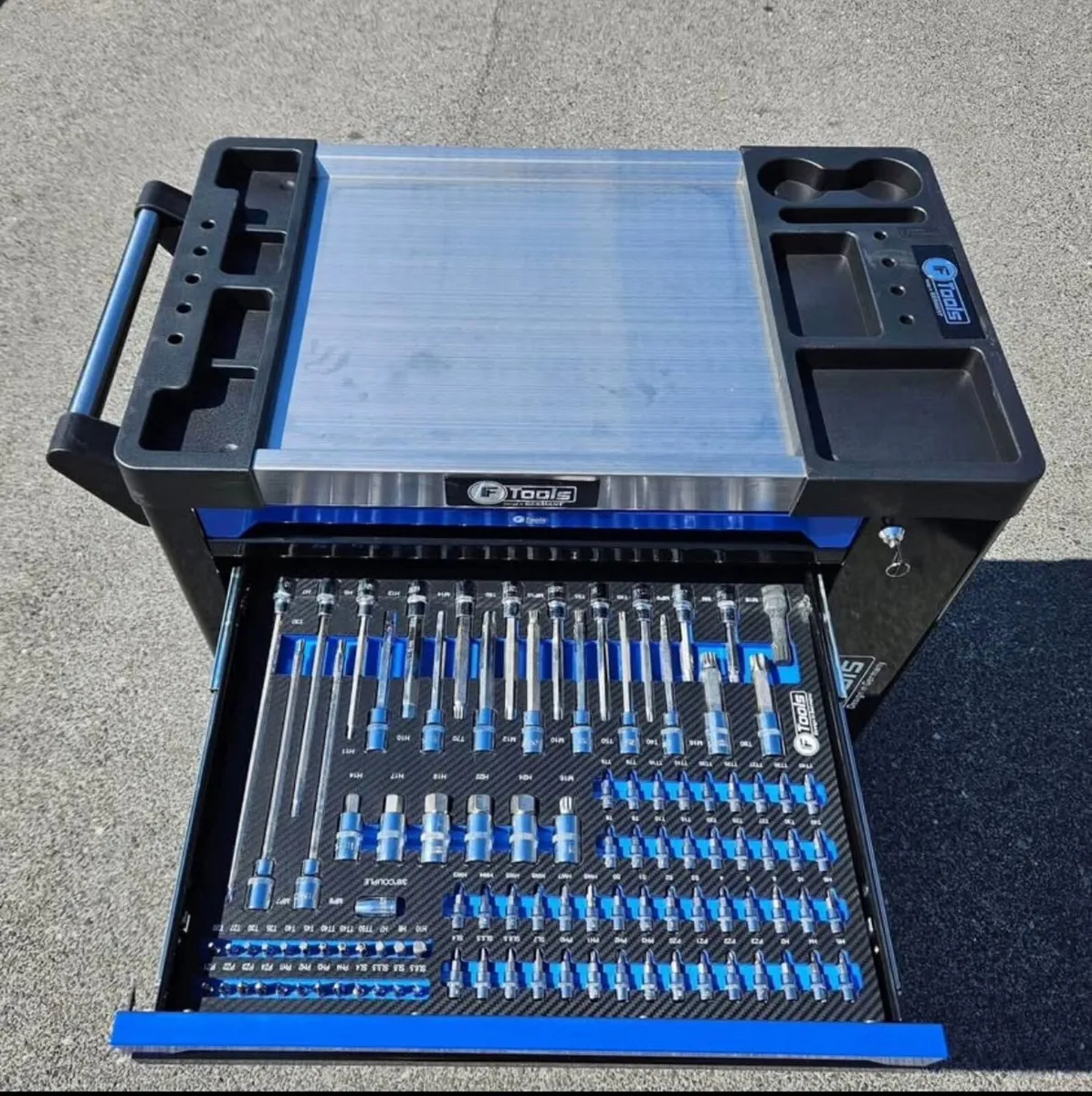 Brand new heavy duty industrial use tool cabinet - Image 1