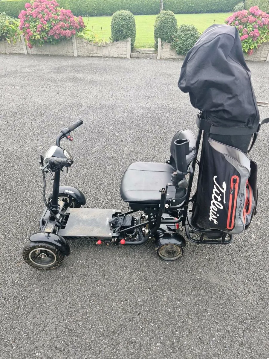 Electric single seater golf buggy - Image 4