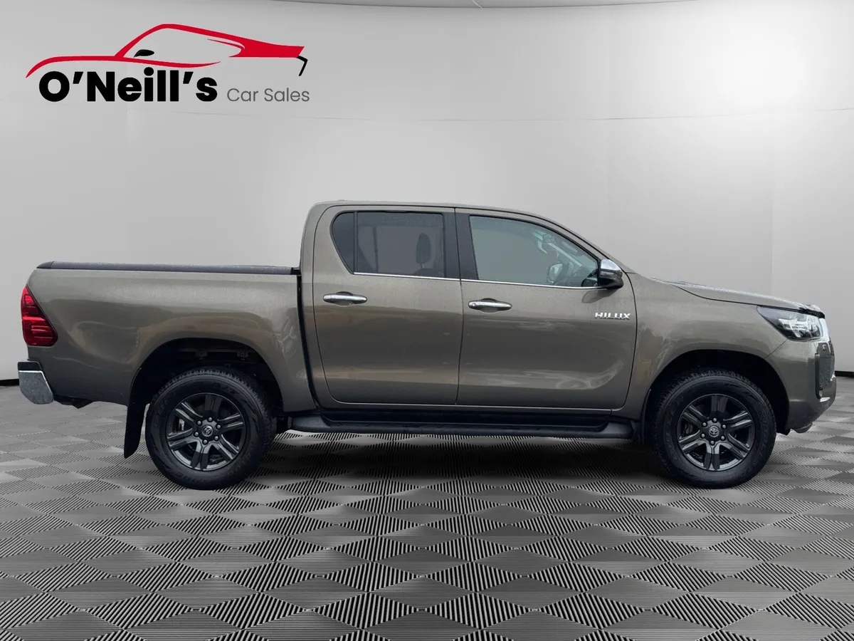 Toyota Hilux 2024 *NO VAT* 2.8 SR5 DOUBLE CAB #277 - Image 2