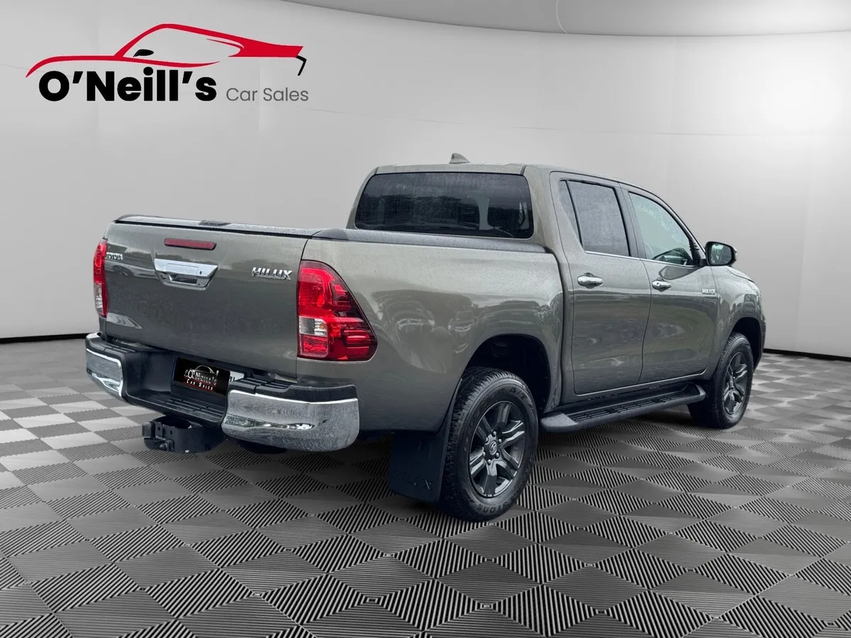 Toyota Hilux 2024 *NO VAT* 2.8 SR5 DOUBLE CAB #277 - Image 3