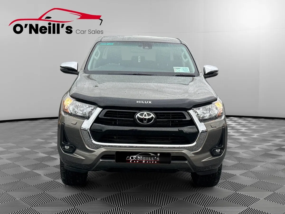 Toyota Hilux 2024 *NO VAT* 2.8 SR5 DOUBLE CAB #277 - Image 4