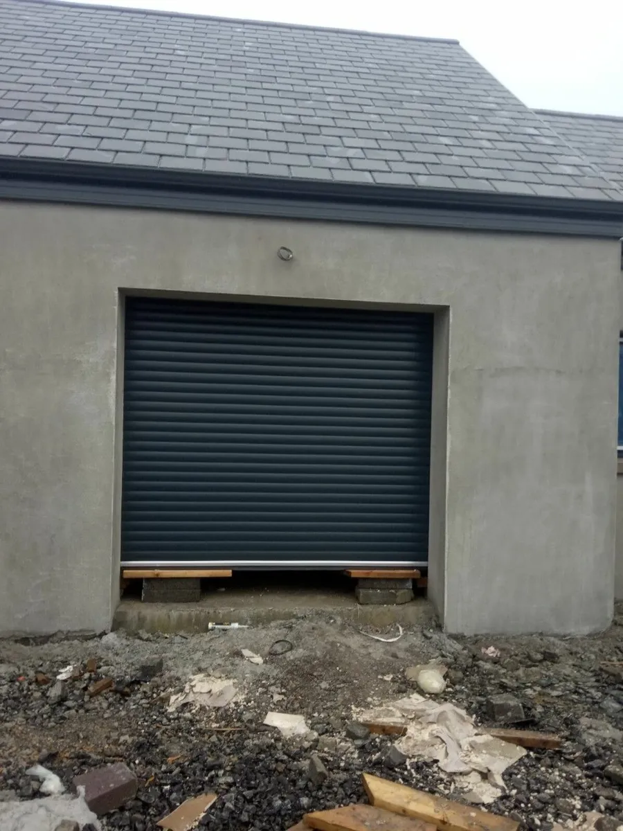 roller  door  black  insulated - Image 3