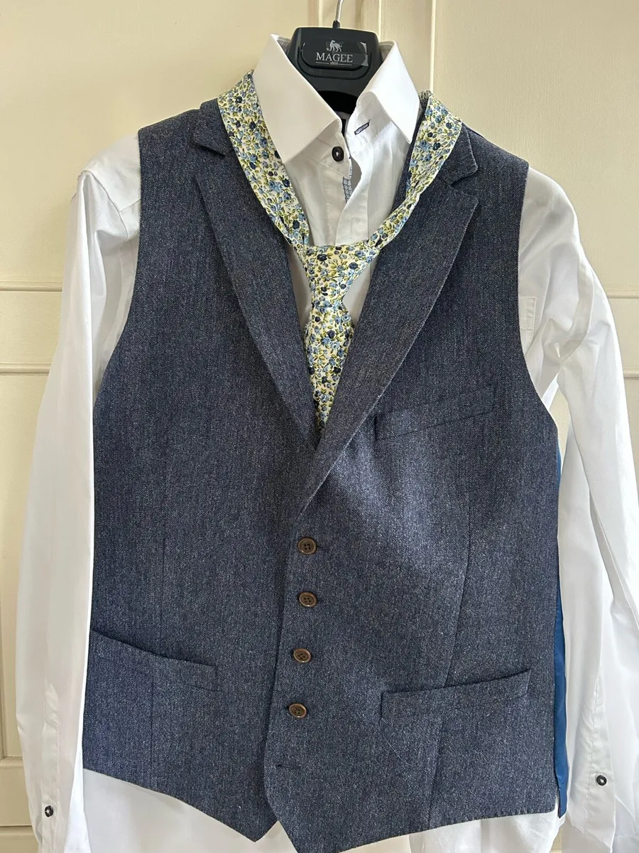 Magee pure wool 3 pc suit - Image 2