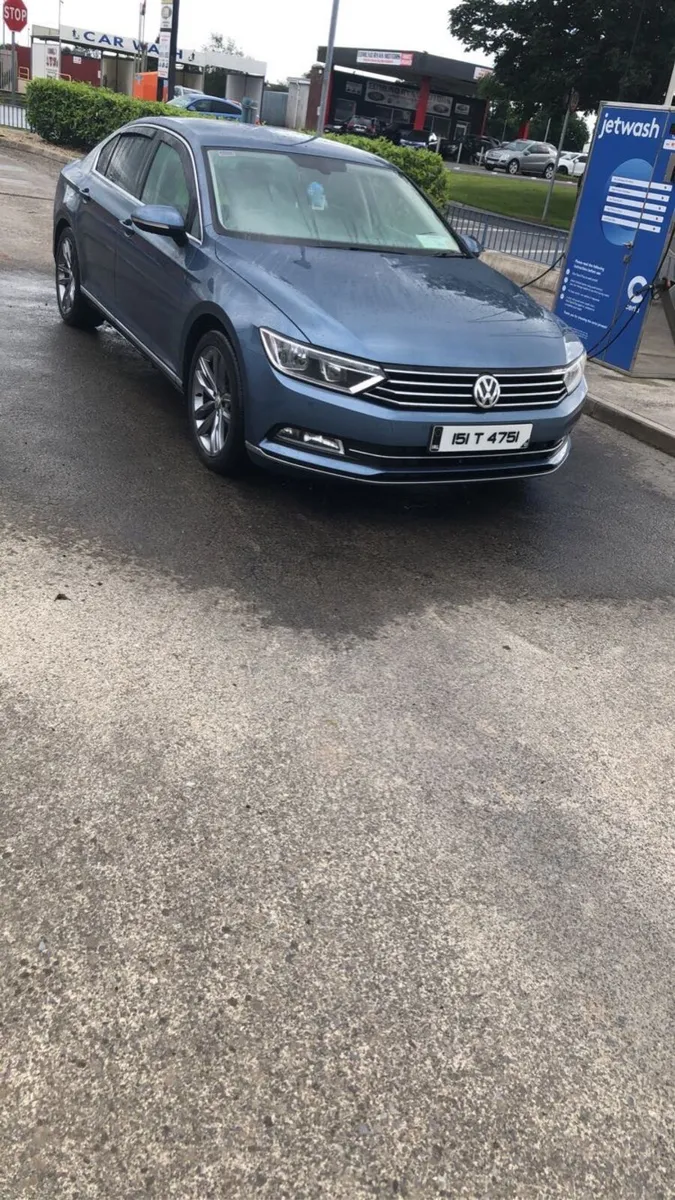 2015 Volkswagen Passat GT - Image 1