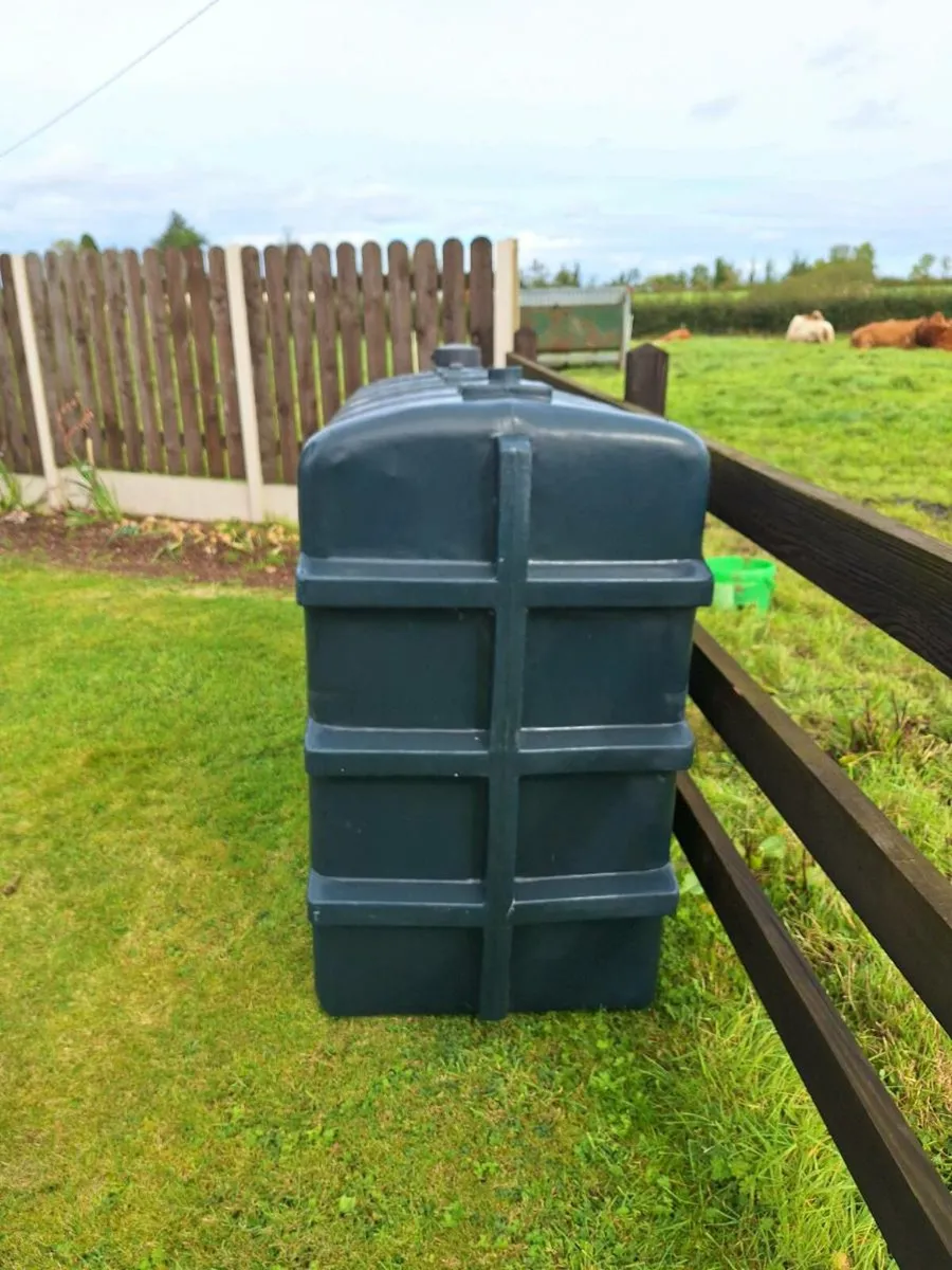 Plastic tank - Image 1