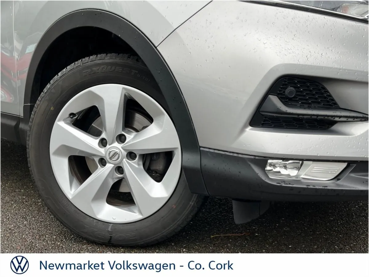 Nissan QASHQAI 1.3 Petrol SE With Panoramic Roof - Image 2